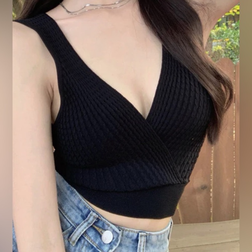 V-neck tank top